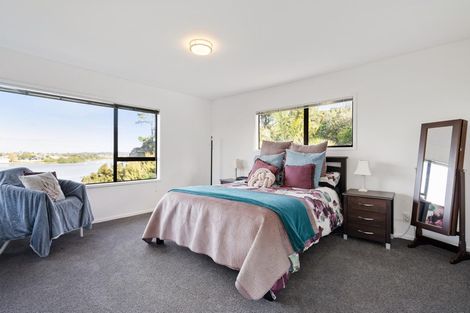 Photo of property in 13 Constable Lane, West Harbour, Auckland, 0618