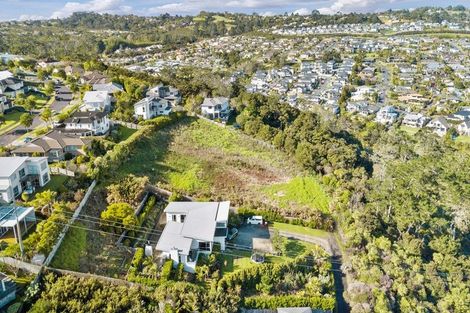 Photo of property in 30 Schopolo Place, Schnapper Rock, Auckland, 0632