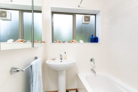 Photo of property in 15 Nuffield Street, Tawa, Wellington, 5028