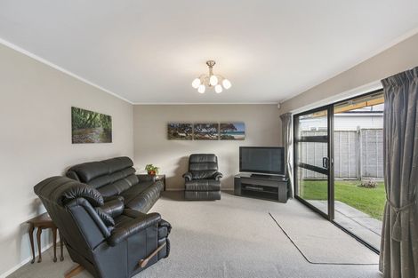 Photo of property in 2/61 Amaru Road, One Tree Hill, Auckland, 1061