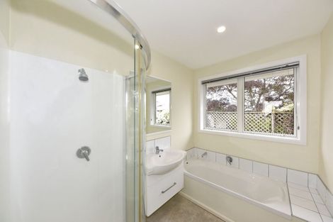 Photo of property in 1/14a Garreg Road, Fendalton, Christchurch, 8052