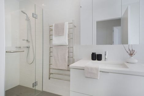 Photo of property in 13 Isitt Road, Hobsonville, Auckland, 0616