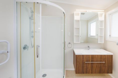 Photo of property in 17 Wikiriwhi Crescent, Awapuni, Palmerston North, 4412