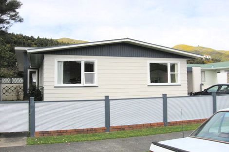 Photo of property in 28 Berkeley Road, Wainuiomata, Lower Hutt, 5014