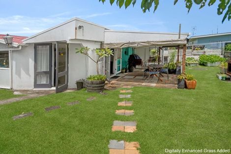 Photo of property in 37 Roretana Drive, Athenree, Waihi Beach, 3177