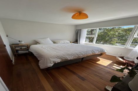 Photo of property in 18 Aplin Terrace, Ngaio, Wellington, 6035