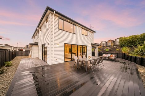 Photo of property in 1 Luff Place, Long Bay, Auckland, 0630