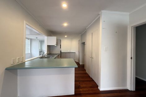 Photo of property in 607 Beach Road, Rothesay Bay, Auckland, 0630