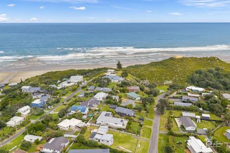 Photo of property in 6 Bayly Street, Baylys Beach, Dargaville, 0377