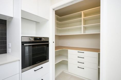 Photo of property in 46 Napier Road, Terrace End, Palmerston North, 4410