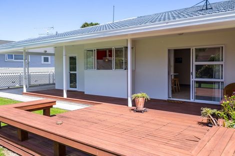 Photo of property in 15 Wood Street, Greytown, 5712