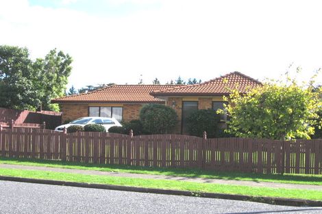 Photo of property in 31 Loloma Drive, Half Moon Bay, Auckland, 2012