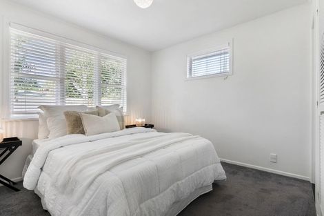 Photo of property in 40 Paragon Avenue, Beach Haven, Auckland, 0626