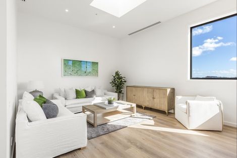 Photo of property in 7/14 Tamariki Avenue, Orewa, 0931