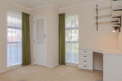 Photo of property in 17 Churchill Street, Levin, 5510