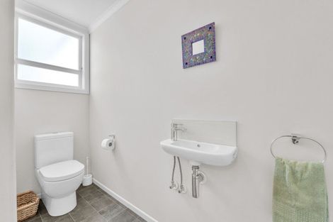 Photo of property in 568 South Road, Omata, New Plymouth, 4374