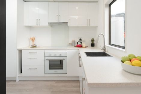 Photo of property in 138 Akaroa Drive, Maupuia, Wellington, 6022