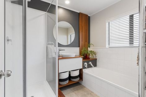 Photo of property in 2/9 Perendale Close, Somerville, Auckland, 2014