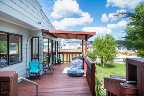 Photo of property in 63 Hetherington Road, Ranui, Auckland, 0612