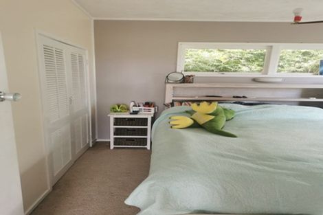 Photo of property in 12 Deuxberry Avenue, Northcote, Auckland, 0627