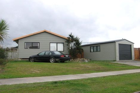 Photo of property in 10 Tiller Close, Kelvin Grove, Palmerston North, 4414