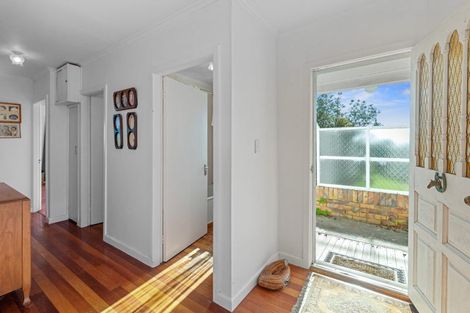 Photo of property in 79 Tiri Road, Tindalls Beach, Whangaparaoa, 0930