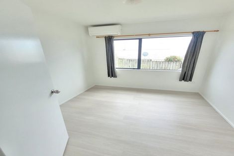 Photo of property in 1/100 Birkdale Road, Birkdale, Auckland, 0626