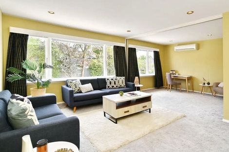 Photo of property in 17 Bateman Avenue, Bryndwr, Christchurch, 8053