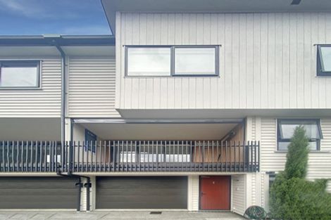 Photo of property in 3/5 Peachgrove Road, Te Atatu Peninsula, Auckland, 0610