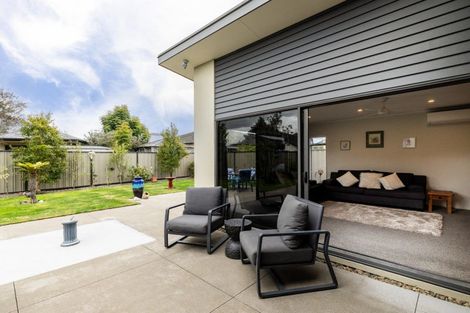 Photo of property in 27 Pinotage Drive, Greenmeadows, Napier, 4112