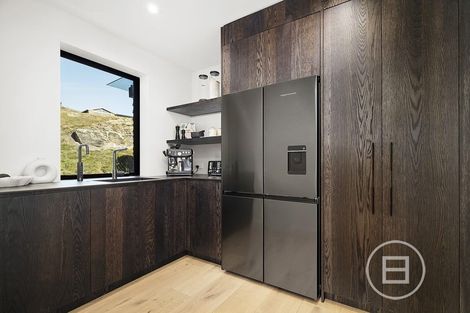 Photo of property in 5 Red Deer Rise, Kelvin Heights, Queenstown, 9300