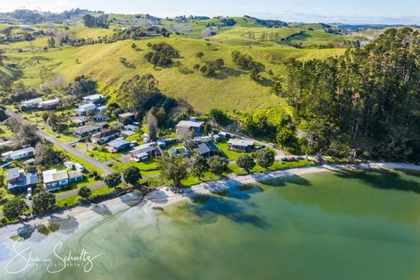 Photo of property in 6 The Strand, Whakapirau, Maungaturoto, 0583