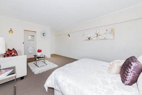 Photo of property in 2/47 Prince Regent Drive, Half Moon Bay, Auckland, 2012