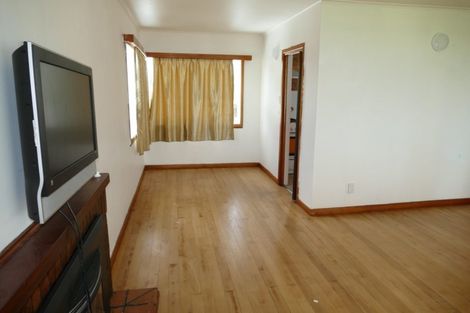 Photo of property in 211 East Coast Road, Castor Bay, Auckland, 0620