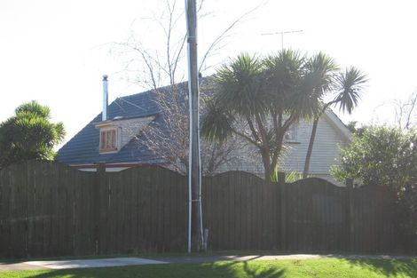 Photo of property in 1 Phillip Avenue, Glen Eden, Auckland, 0602