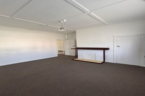 Photo of property in 2 Cambridge Street, Gonville, Whanganui, 4501
