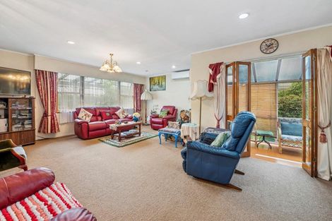 Photo of property in 60 Kawaha Point Road, Kawaha Point, Rotorua, 3010