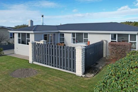 Photo of property in 56 Glendale Crescent, Holmes Hill, Oamaru, 9401