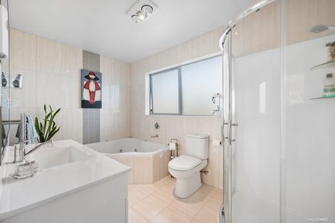 Photo of property in 2 Treetops Way, Bayview, Auckland, 0629