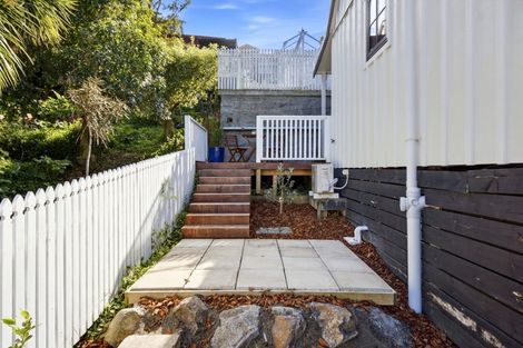 Photo of property in 69 Oxford Street, Lyttelton, 8082