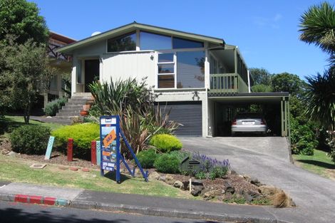 Photo of property in 2/24 Pemberton Avenue, Bayview, Auckland, 0629
