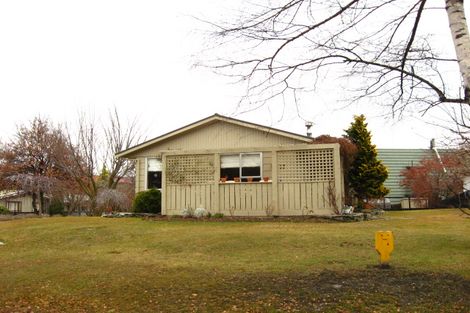 Photo of property in 13 Pritchard Place, Arrowtown, 9302