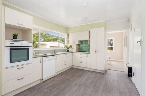 Photo of property in 23 Findlay Street, Tawa, Wellington, 5028