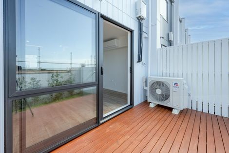 Photo of property in 6/737 East Coast Road, Browns Bay, Auckland, 0630