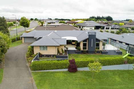 Photo of property in 1 Laura Avenue, Ohauiti, Tauranga, 3112