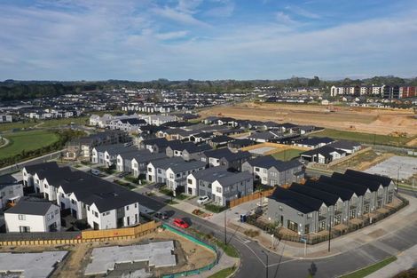 Photo of property in 122 Vintry Drive, Kumeu, 0810