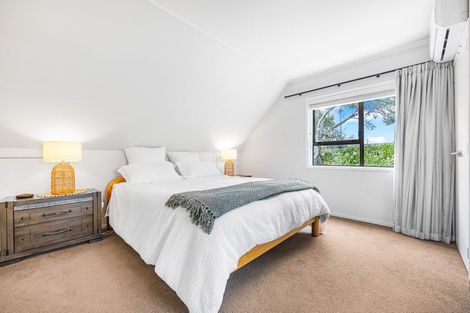 Photo of property in 36 Whangaparaoa Road, Red Beach, 0932
