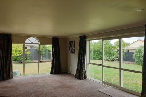 Photo of property in 15 Dinglebay Place, Casebrook, Christchurch, 8051