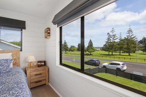 Photo of property in 3 Stella Drive, Clarks Beach, 2122