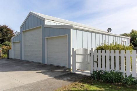 Photo of property in 11 Onaero Beach Road, Onaero, Waitara, 4383